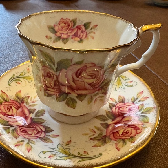 Bone China Teacups and Saucers - Made in England - Picture 7 of 14